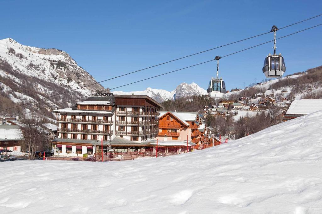 Grand Hotel De Valloire Et Du Galibier Exterior photo